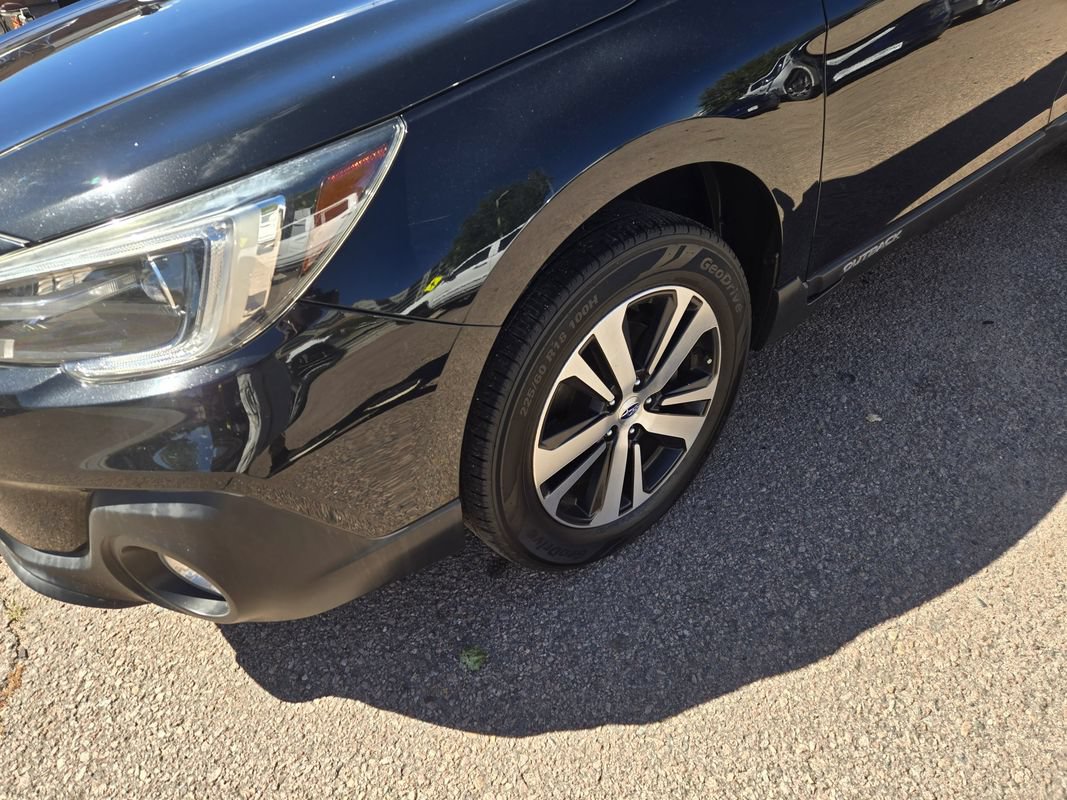 Used 2018 Subaru Outback 2.5i Limited AWD/4WD image 5