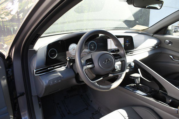 Used 2023 Hyundai Elantra SEL w/ Convenience Package image 14