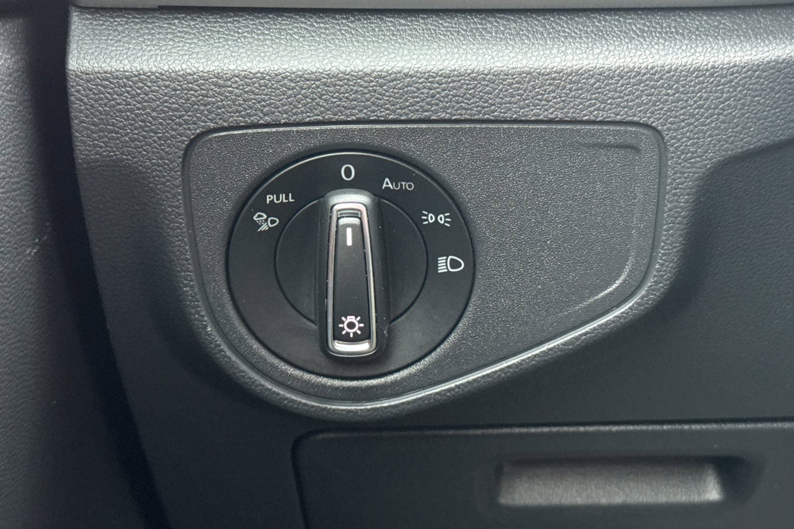 Used 2022 Volkswagen Atlas SEL Premium image 31