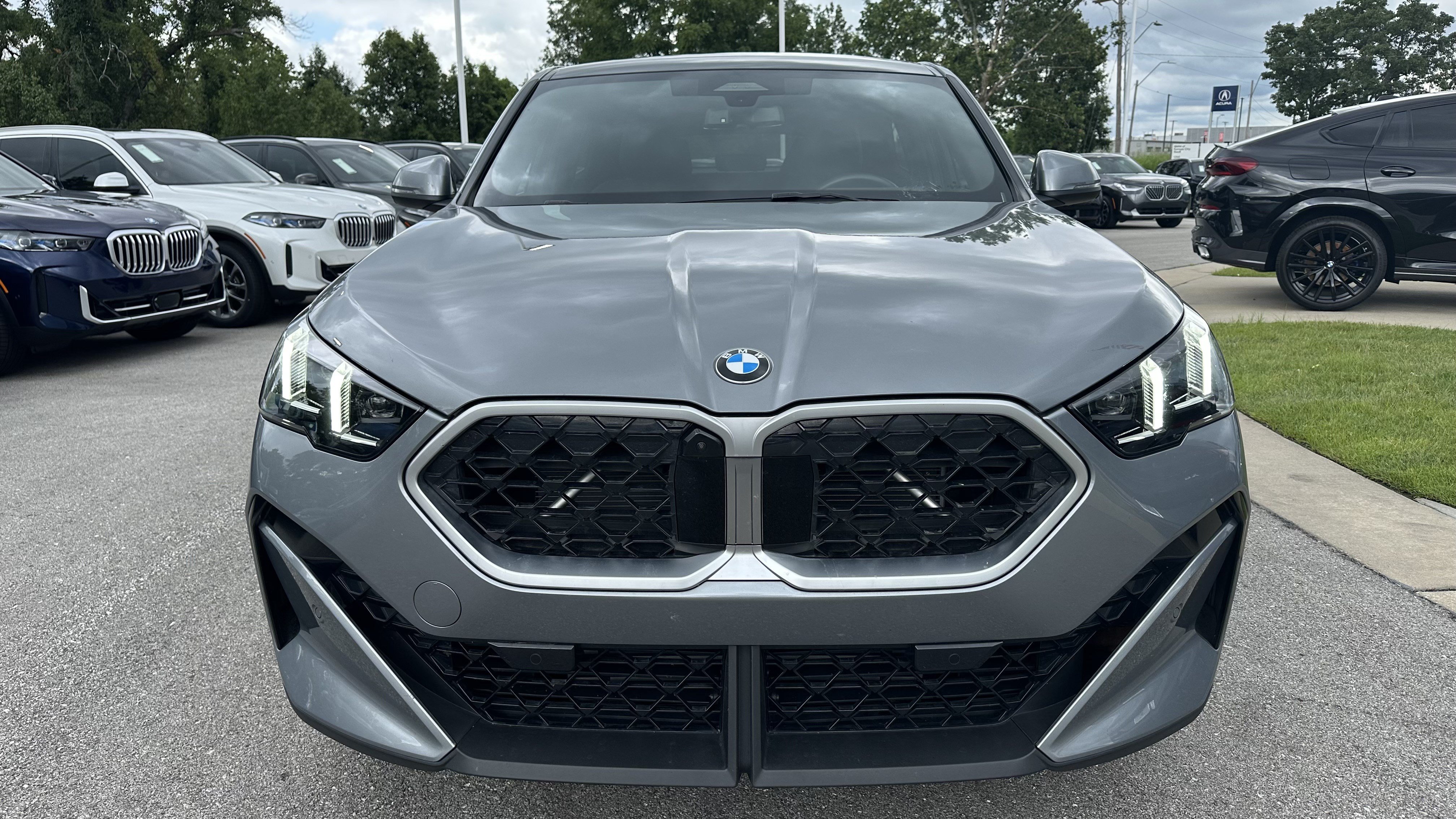 Certified 2025 BMW X2 xDrive28i w/ Technology Package AWD/4WD image 3
