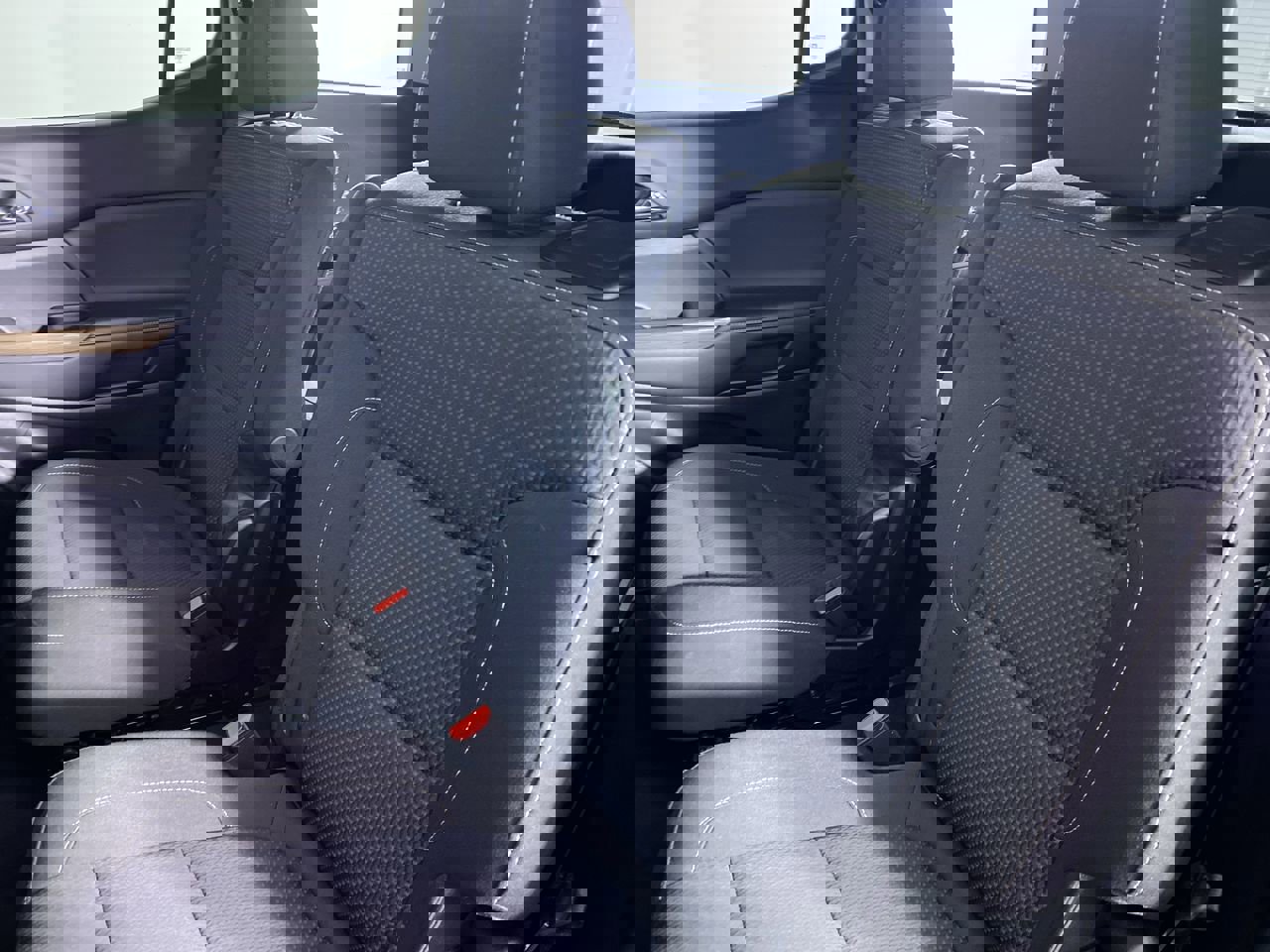 Certified 2023 GMC Acadia SLE w/ Driver Convenience Package FWD image 23