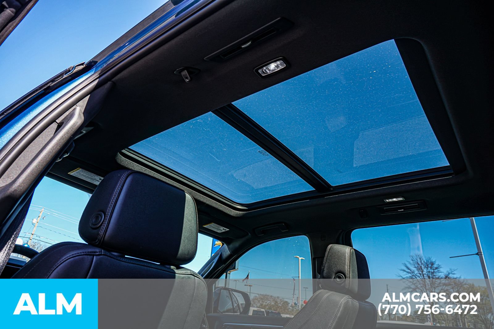 Used 2025 Chevrolet Suburban High Country AWD/4WD image 37