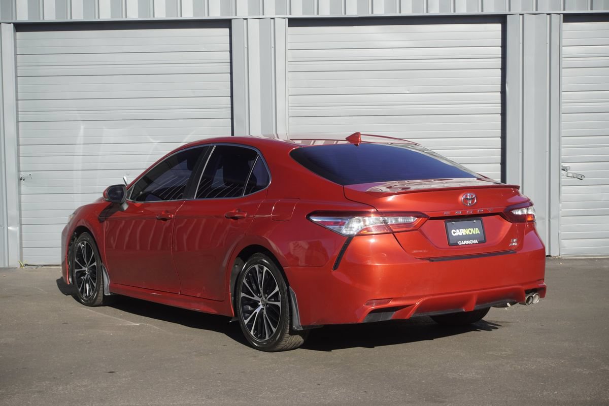 Used 2020 Toyota Camry SE w/ Cold Weather Package AWD/4WD image 3