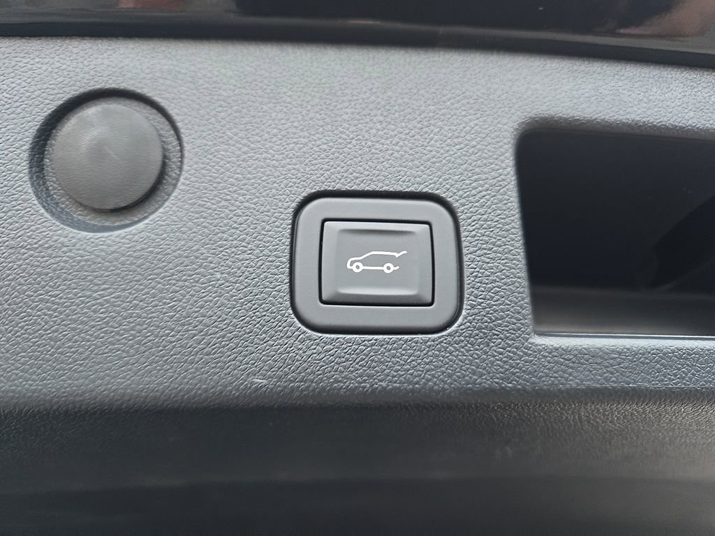 Used 2026 Chevrolet Equinox LT w/ Convenience Package II image 35