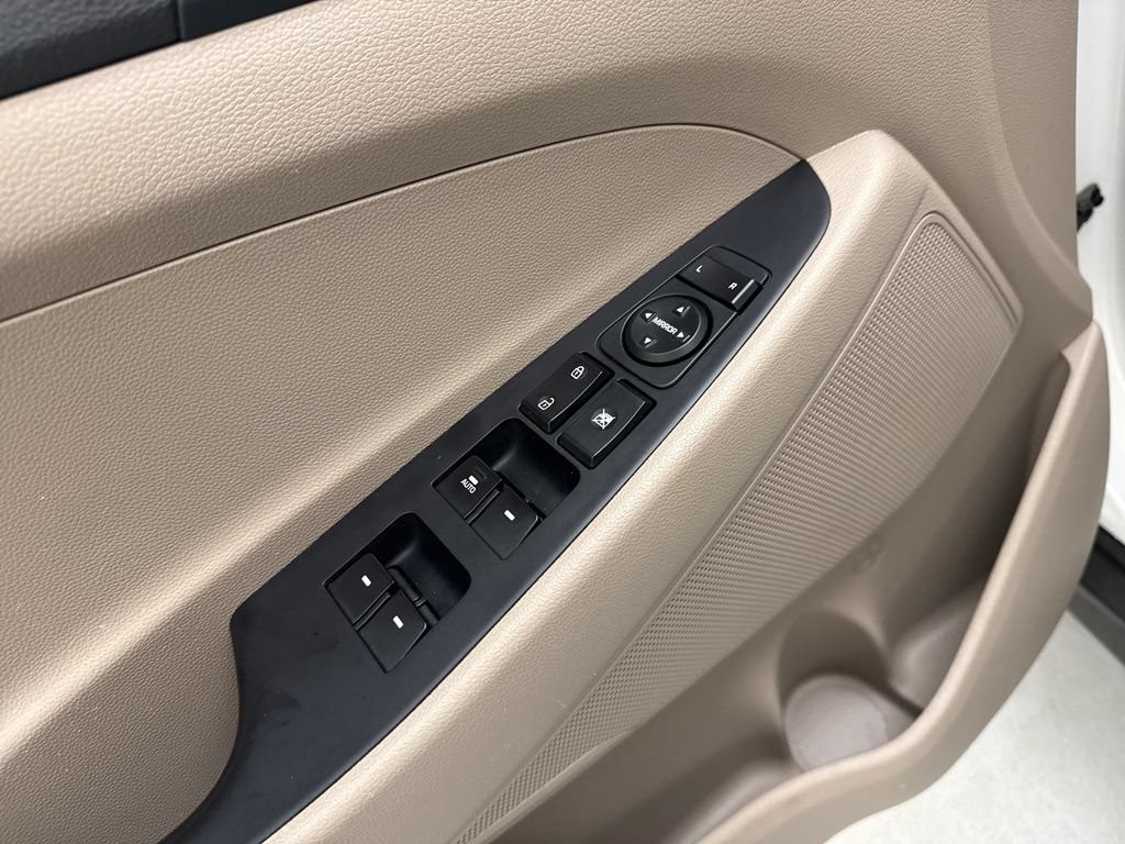 Used 2021 Hyundai Tucson Value AWD/4WD image 11