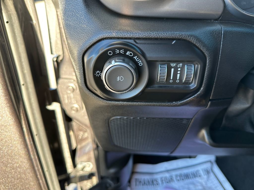Used 2019 Jeep Wrangler Sport S image 19