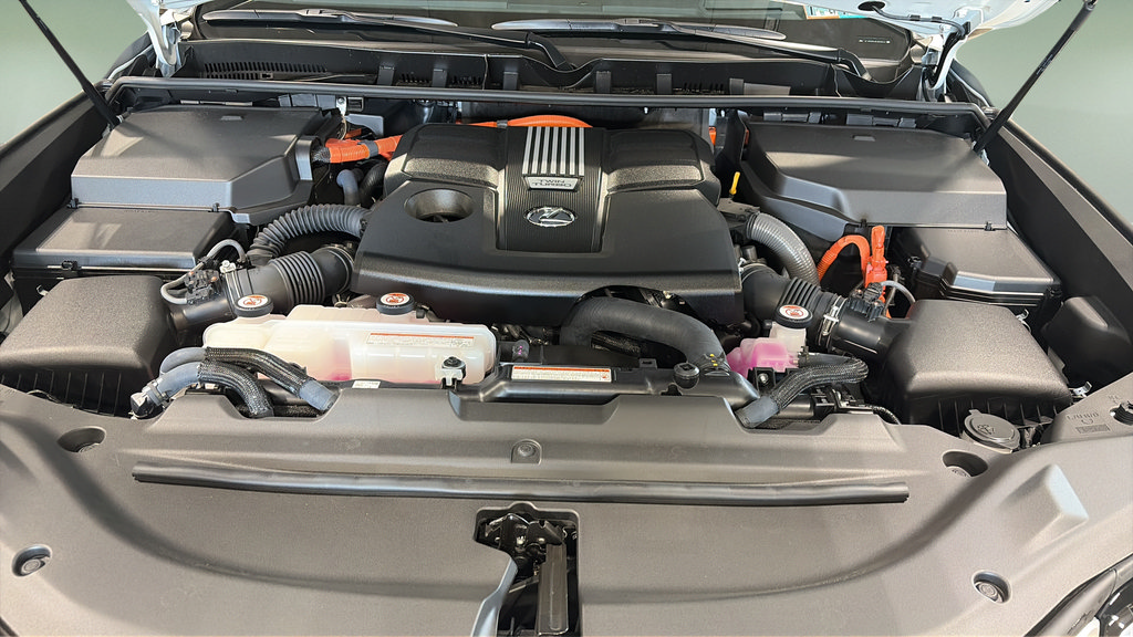 New 2026 Lexus LX 700h Luxury AWD/4WD image 10