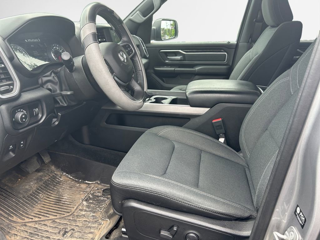Used 2022 RAM 1500 Big Horn w/ Night Edition AWD/4WD image 12