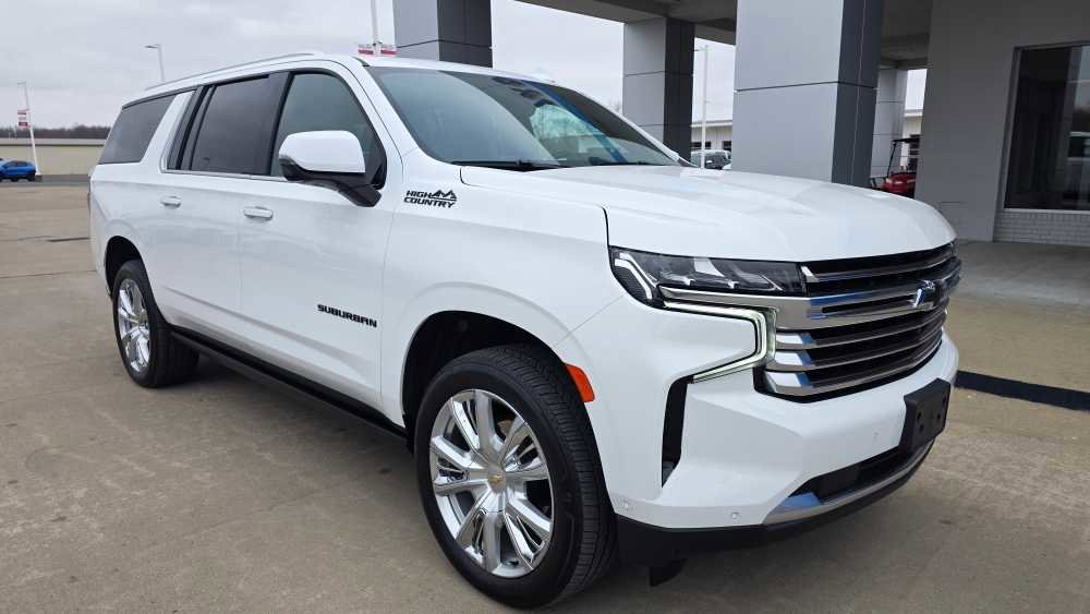 Used 2024 Chevrolet Suburban High Country w/ Advanced Technology Package AWD/4WD image 2