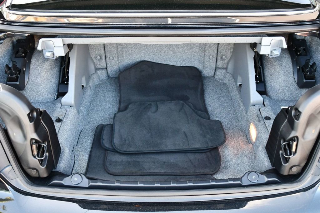 Used 2011 BMW 335i Convertible image 18