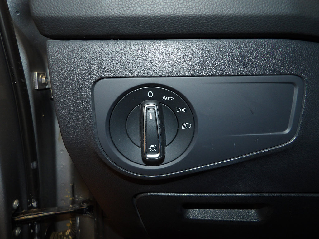 Used 2021 Volkswagen Tiguan SE FWD image 27