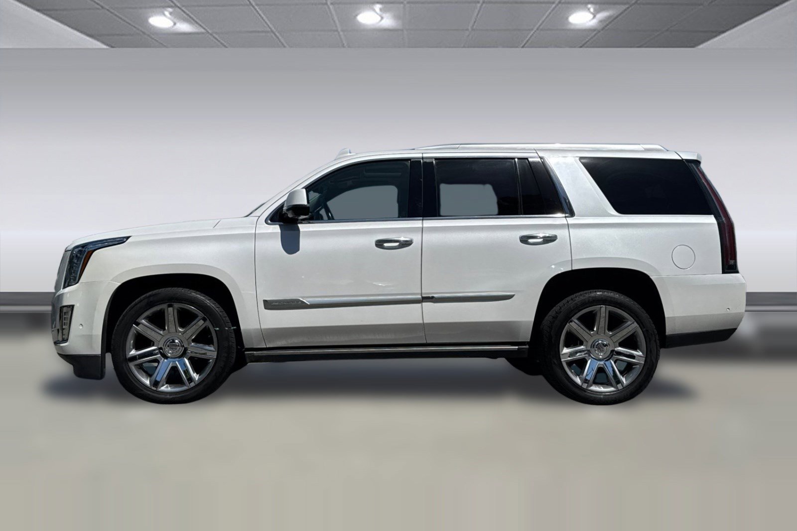 Used 2017 Cadillac Escalade Premium Luxury image 6