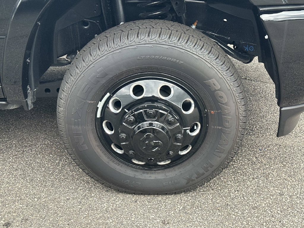New 2026 RAM 3500 Limited AWD/4WD image 10