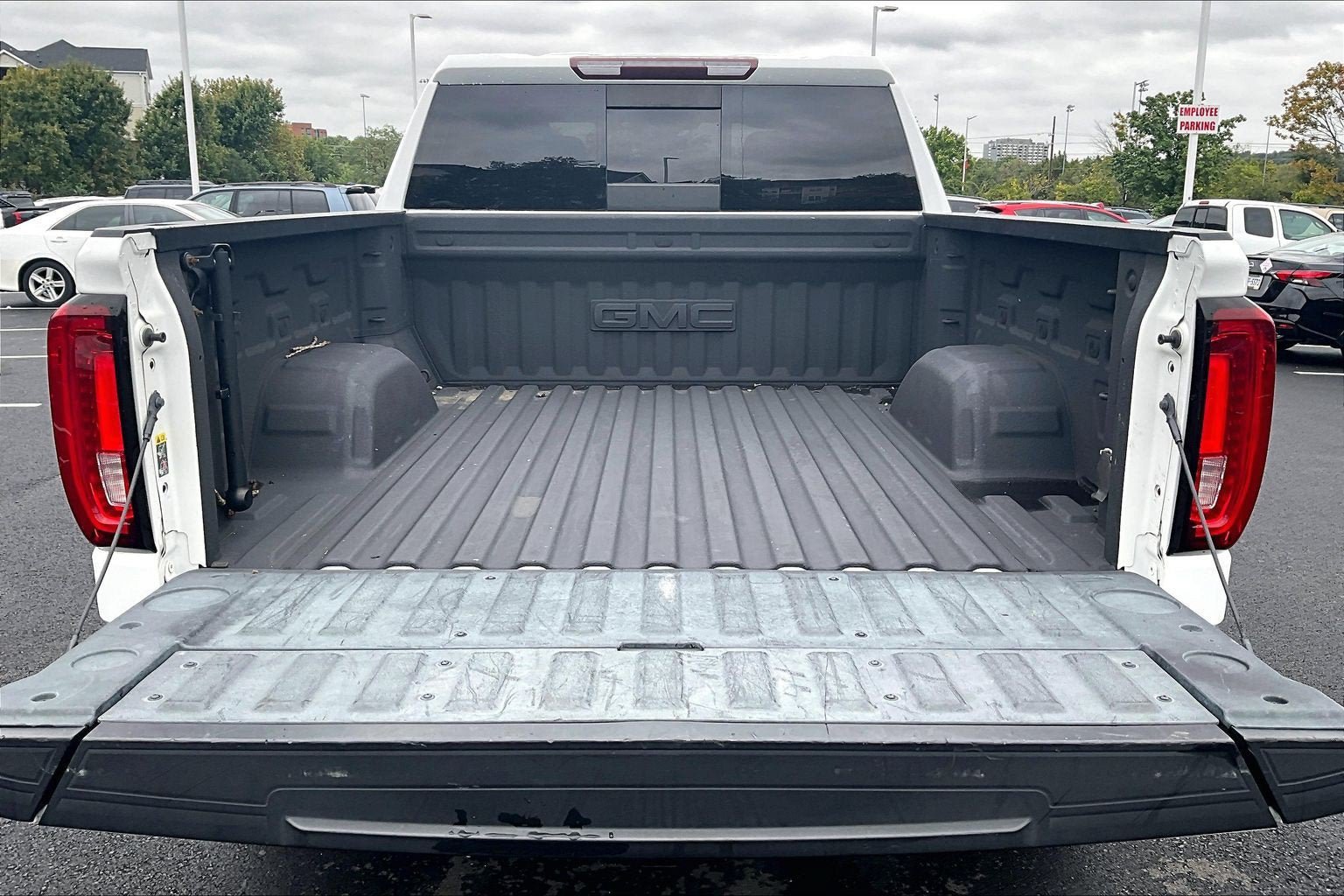 Used 2019 GMC Sierra 1500 SLT w/ SLT Premium Plus Package AWD/4WD image 33