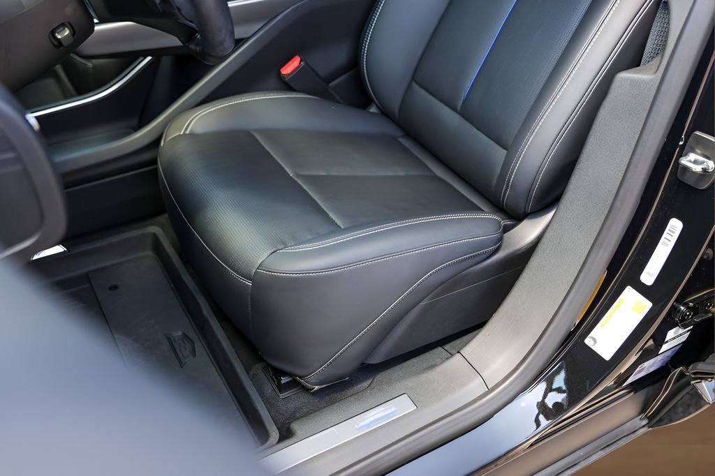 Certified 2024 Cadillac Lyriq Sport w/ LPO, Floor Liner Package RWD image 8