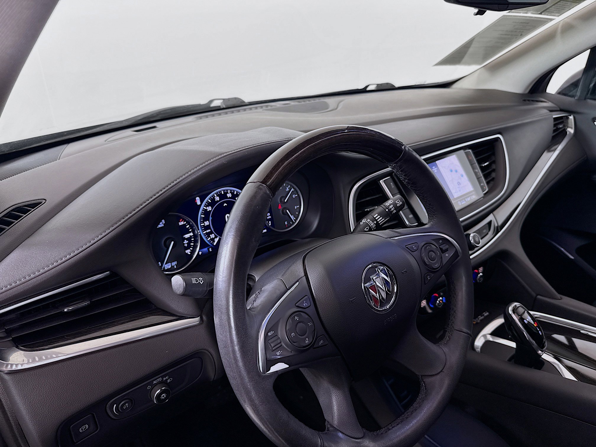Used 2020 Buick Enclave Avenir w/ Avenir Technology Package AWD/4WD image 9
