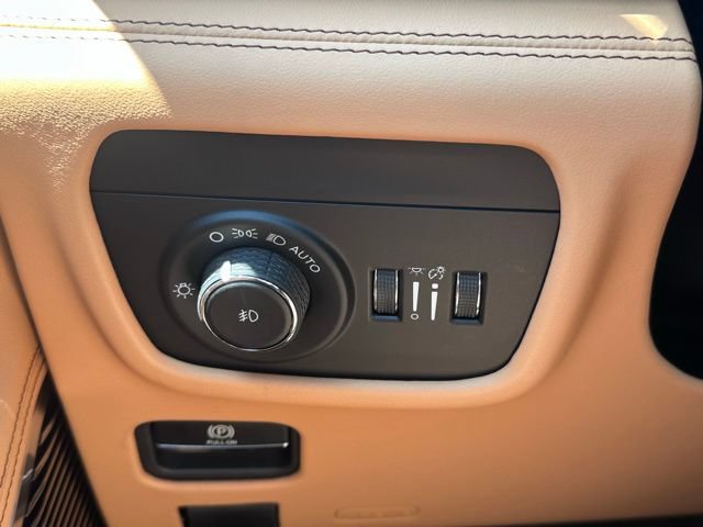 New 2026 Jeep Grand Cherokee L Summit AWD/4WD image 17