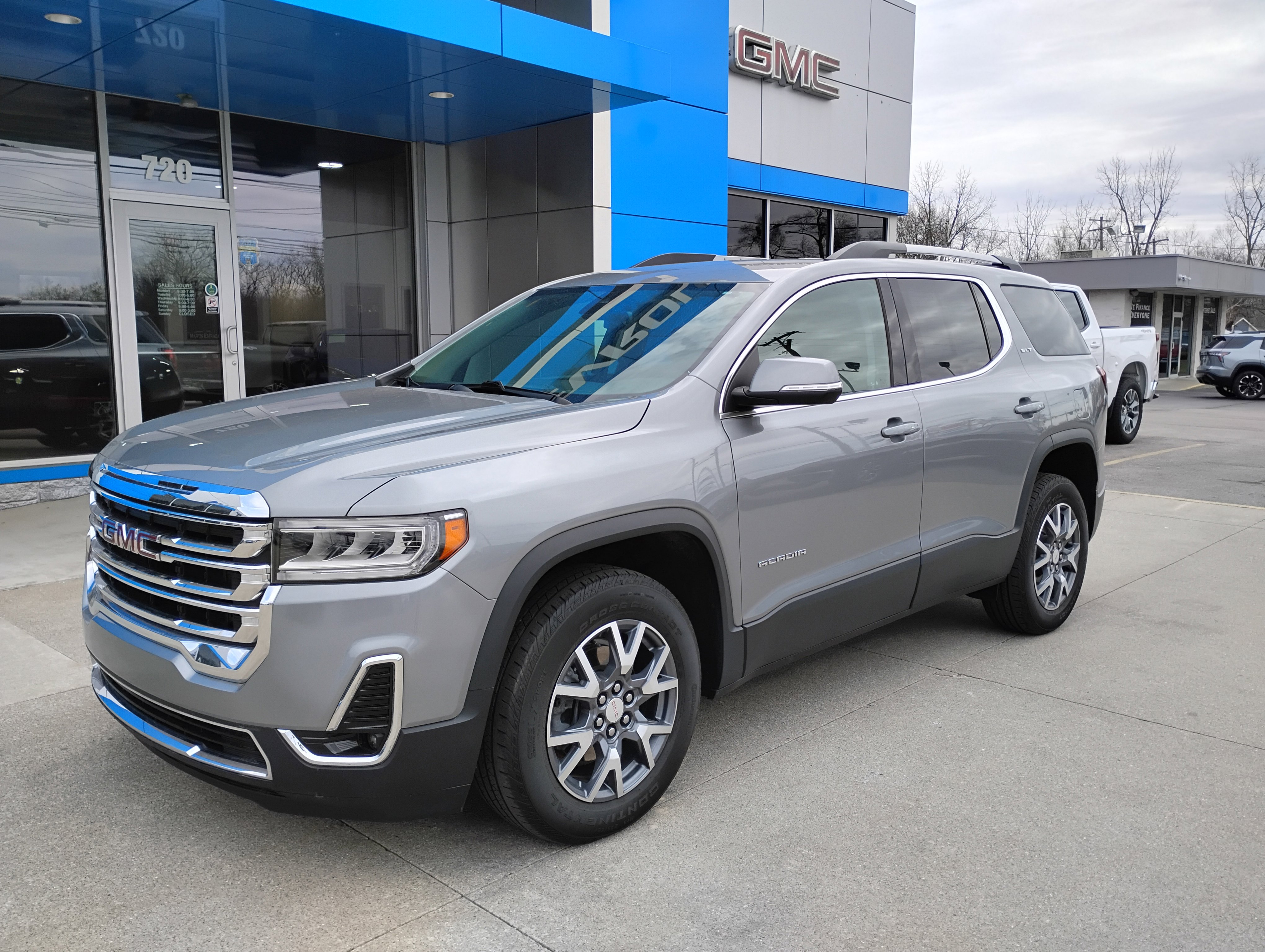 Used 2023 GMC Acadia SLT image 30