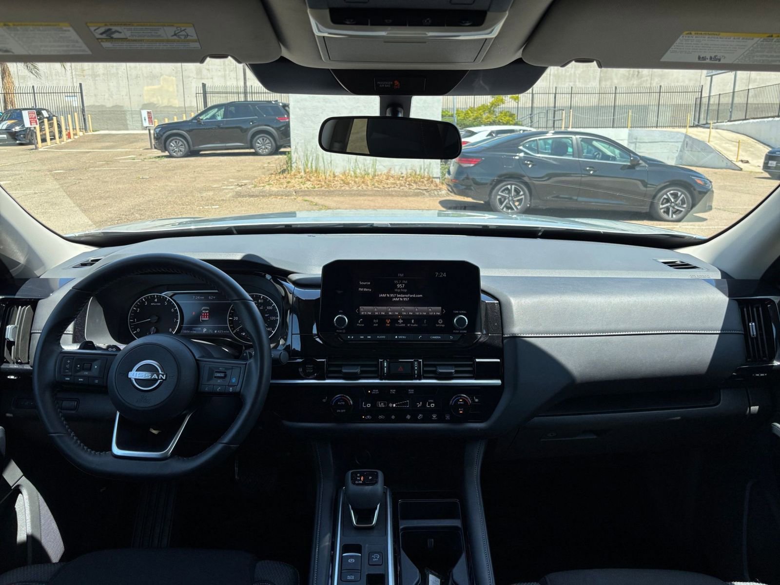 Used 2025 Nissan Pathfinder SV FWD image 36