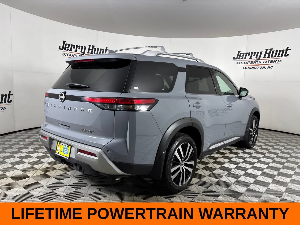 Used 2025 Nissan Pathfinder Platinum w/ Cargo Package FWD image 6