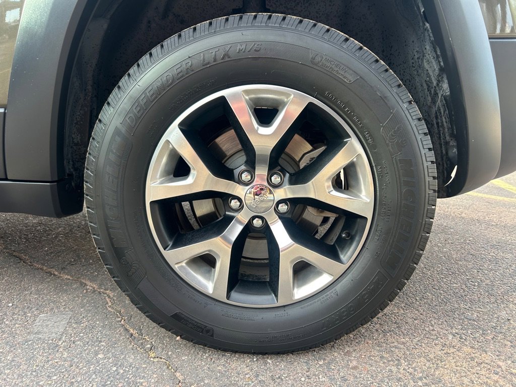 Used 2015 Jeep Cherokee Trailhawk w/ Comfort/Convenience Group image 10