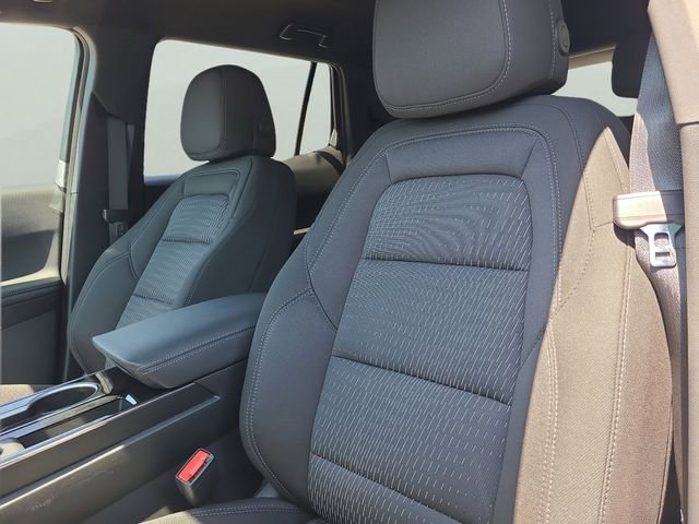 New 2026 Chevrolet Equinox LT w/ Safety and Technology Package FWD image 18
