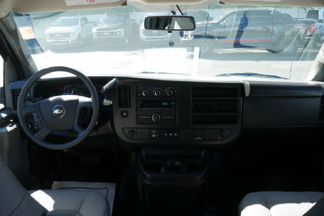 Used 2025 Chevrolet Express 2500 w/ Driver Convenience Package RWD image 4