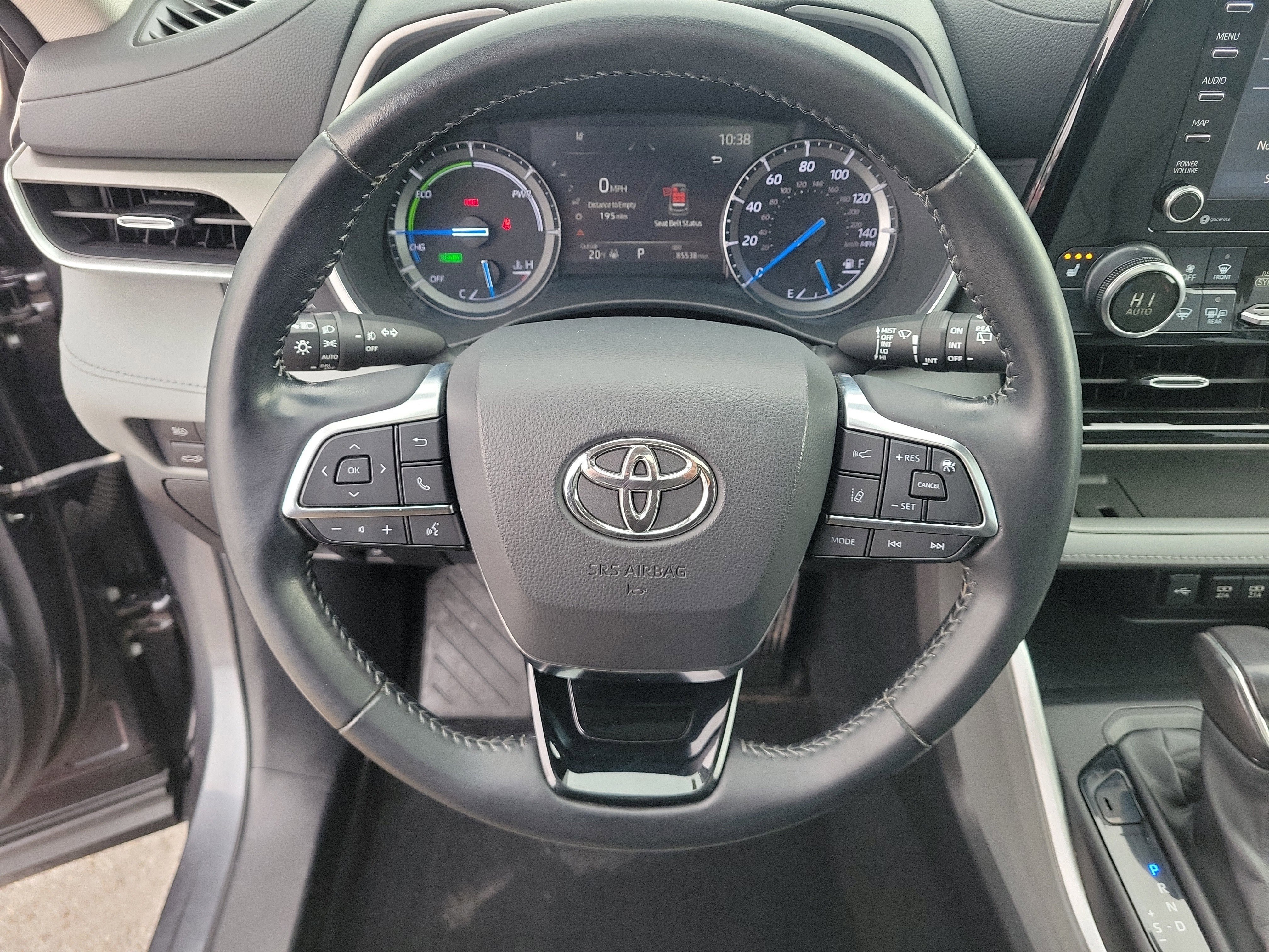 Used 2020 Toyota Highlander XLE image 22