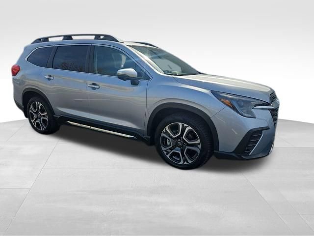 Used 2023 Subaru Ascent Touring image 8