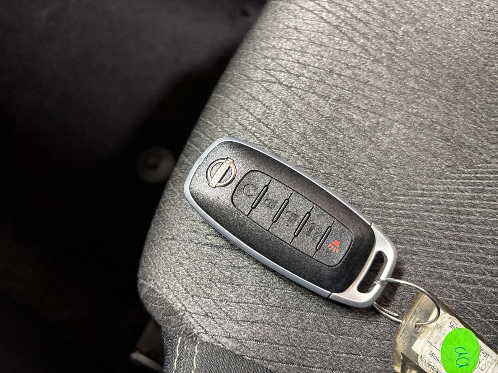 Used 2025 Nissan Rogue SV FWD image 26