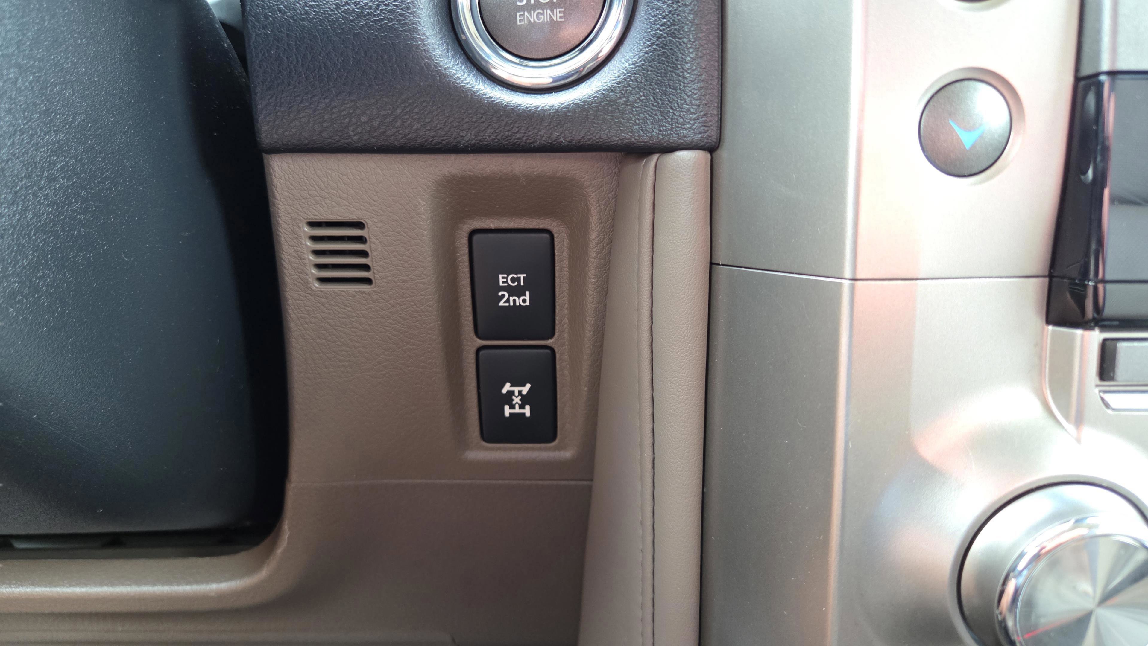 Used 2020 Lexus GX 460 Luxury w/ Off Road Package image 32