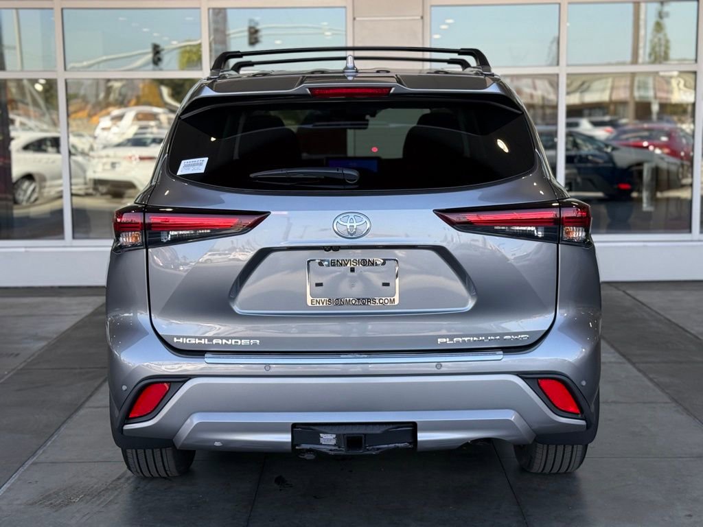 New 2026 Toyota Highlander Platinum image 10