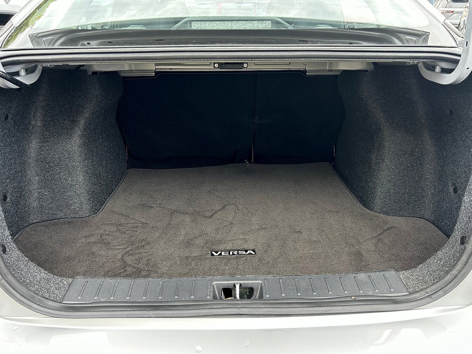 Used 2025 Nissan Versa SV FWD image 21