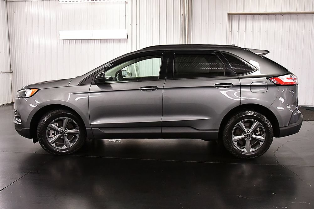 Used 2023 Ford Edge SEL w/ Sport Appearance Package AWD/4WD image 4