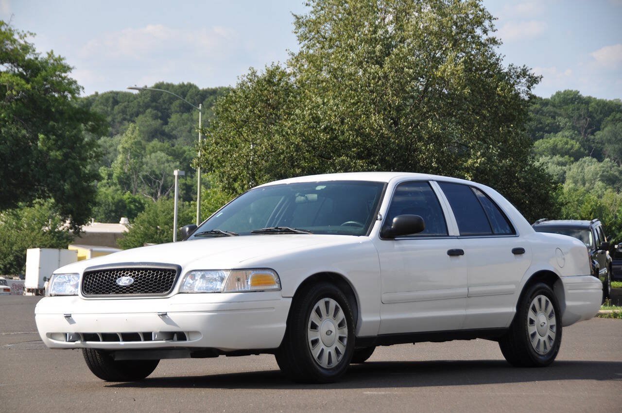 Used 2006 Ford Crown Victoria Police Interceptor RWD image 2
