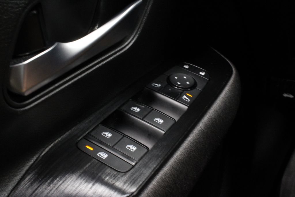 Used 2025 Nissan Kicks SV FWD image 25