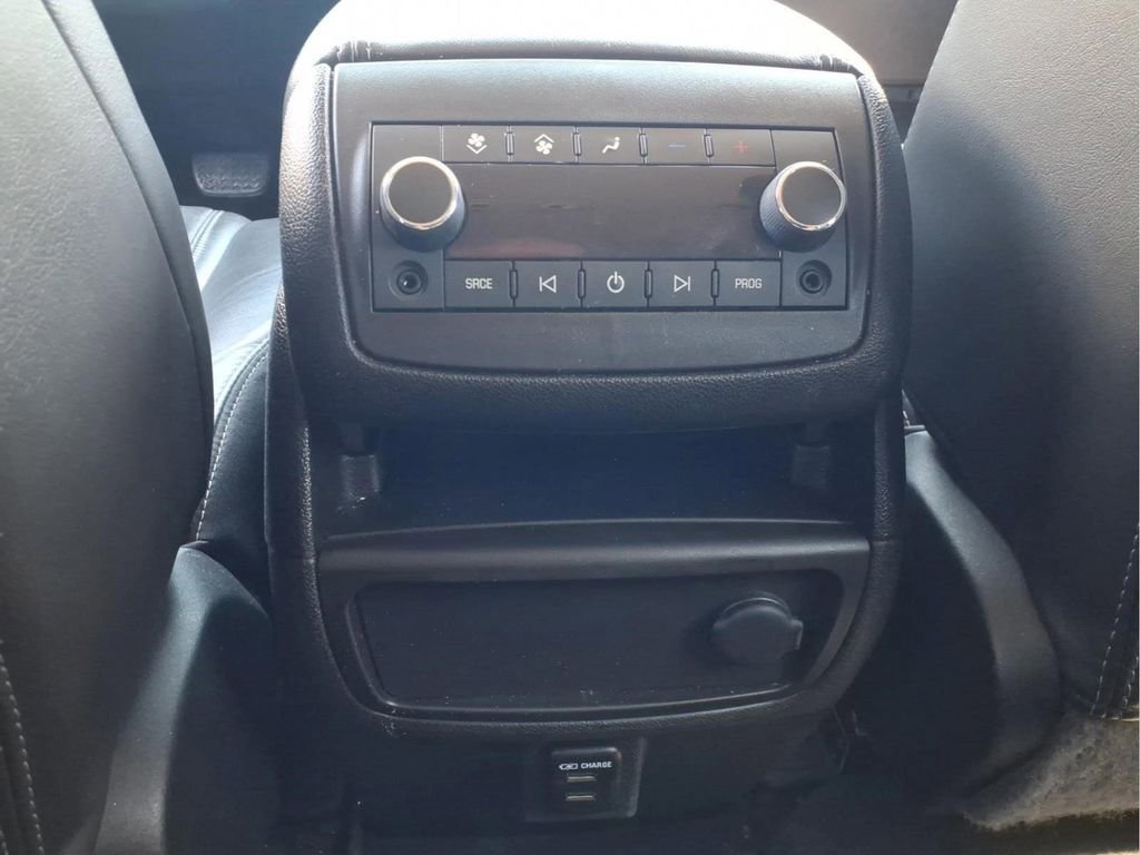 Used 2015 GMC Acadia SLT image 16