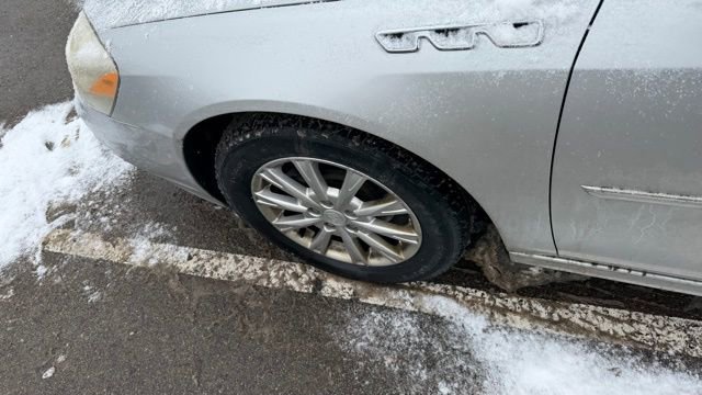 Used 2011 Buick Lucerne CXL image 13