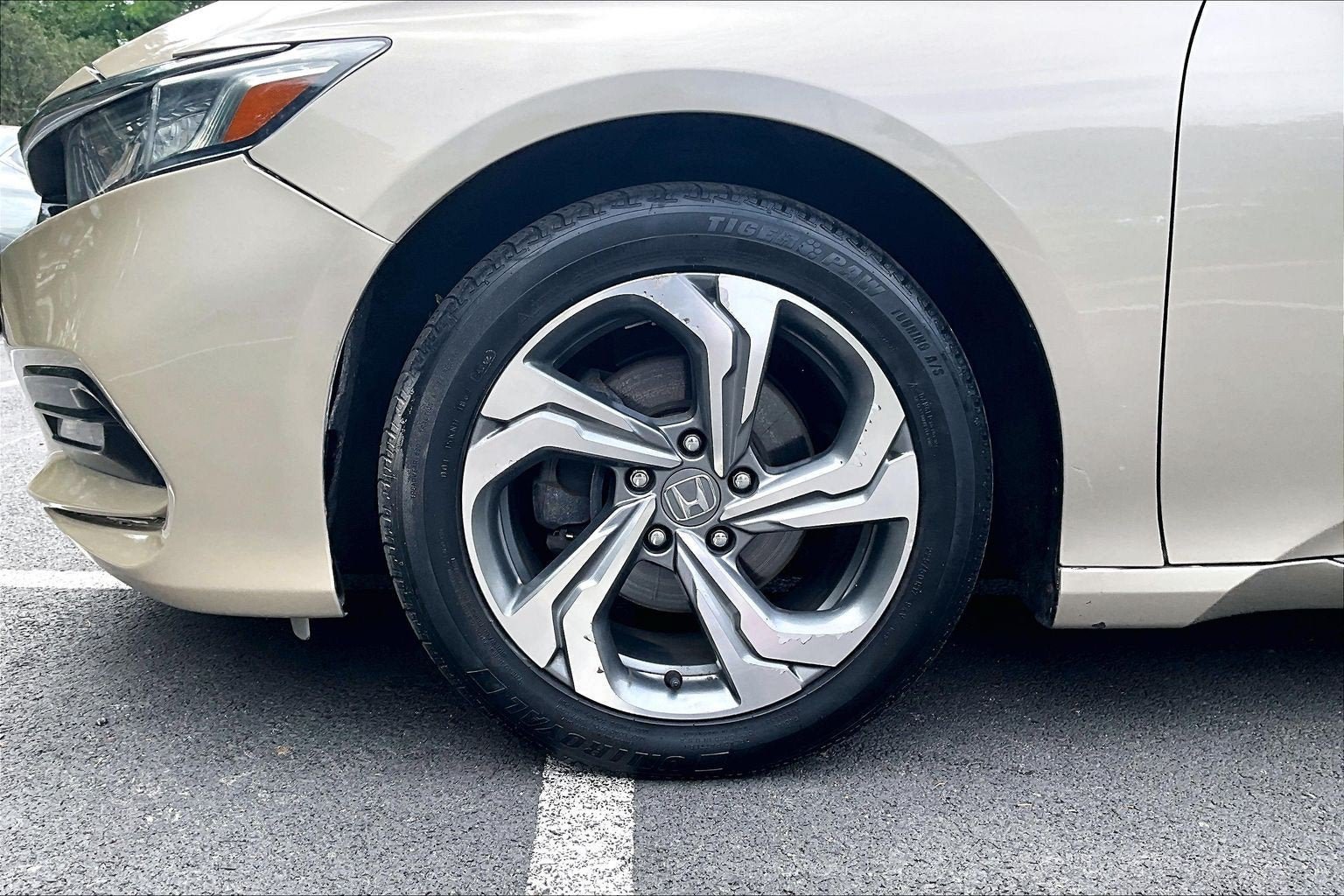Used 2018 Honda Accord EX image 8
