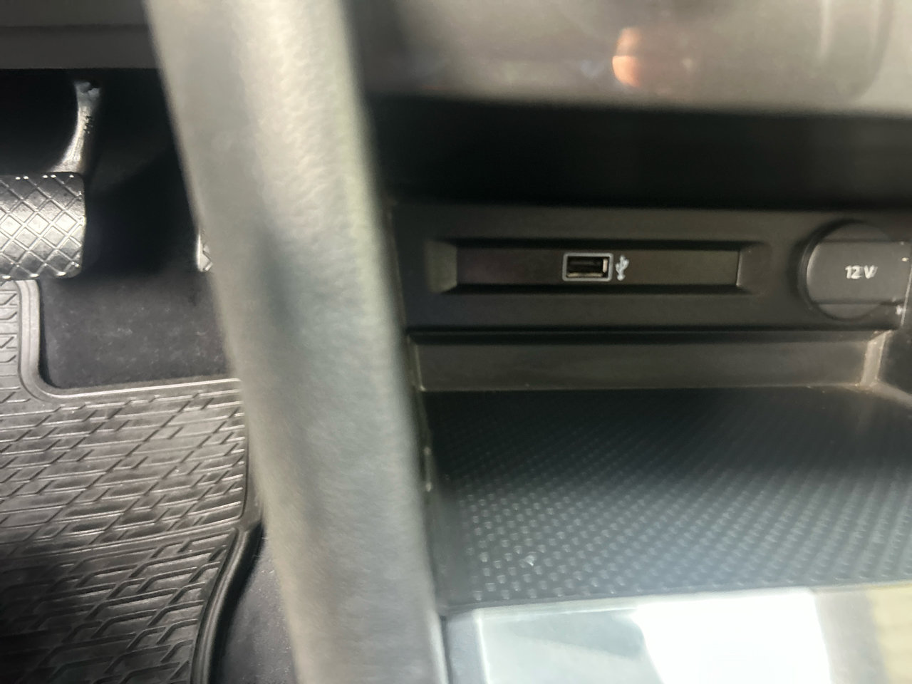 Used 2018 Volkswagen Tiguan S image 19