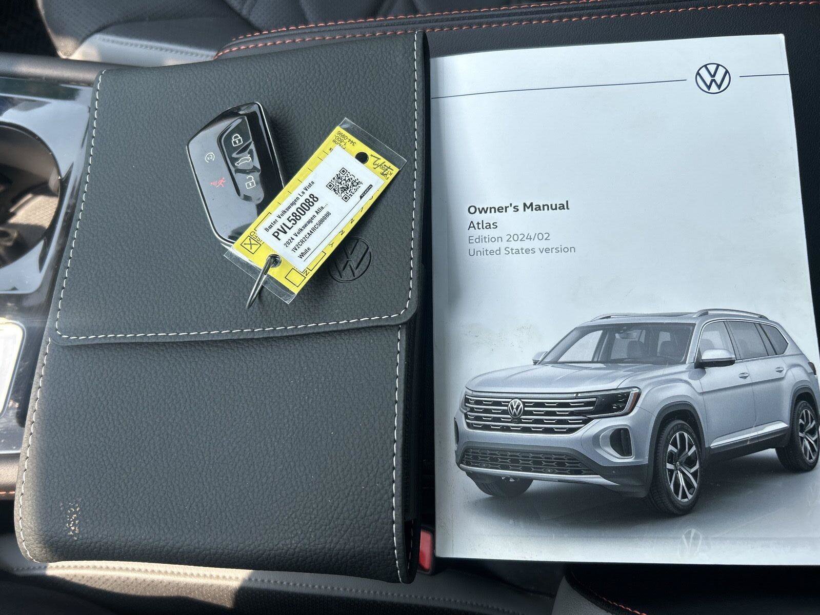 Used 2024 Volkswagen Atlas Peak Edition SE AWD/4WD image 20