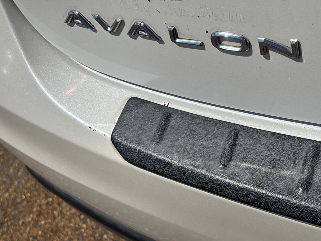 Used 2017 Toyota Avalon XLE Premium image 33