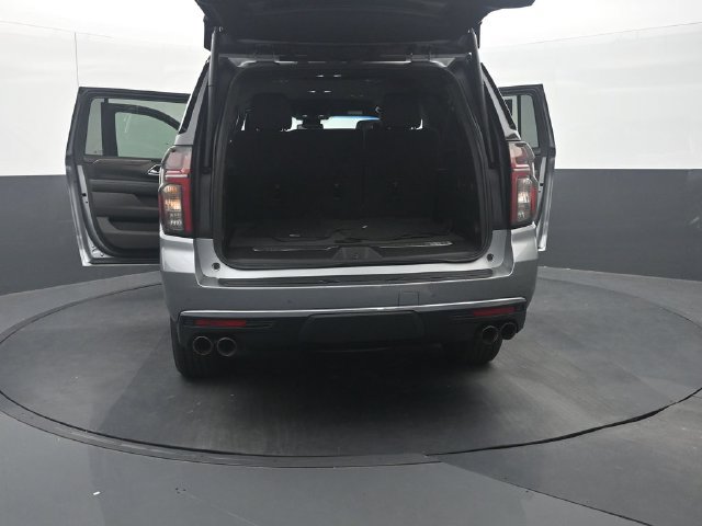 Used 2023 Chevrolet Suburban Premier AWD/4WD image 40
