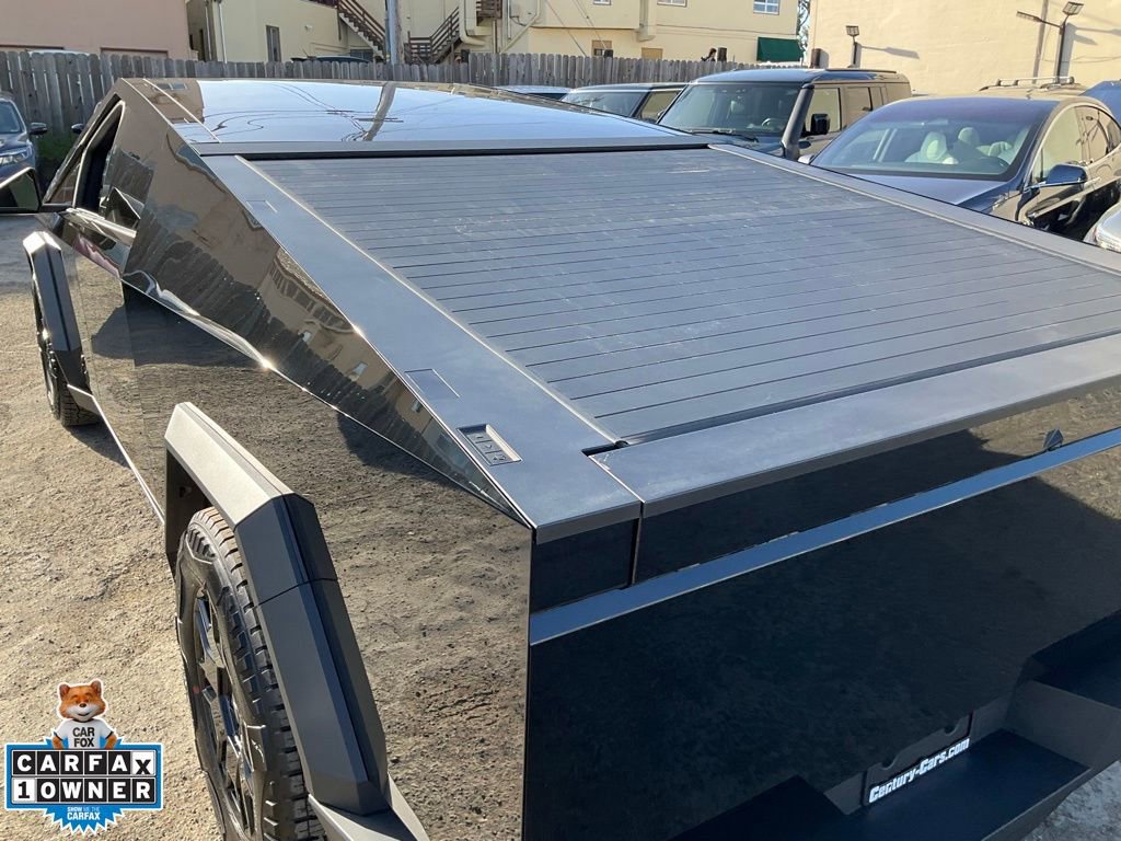 Used 2024 Tesla Cybertruck AWD Crew Cab image 90