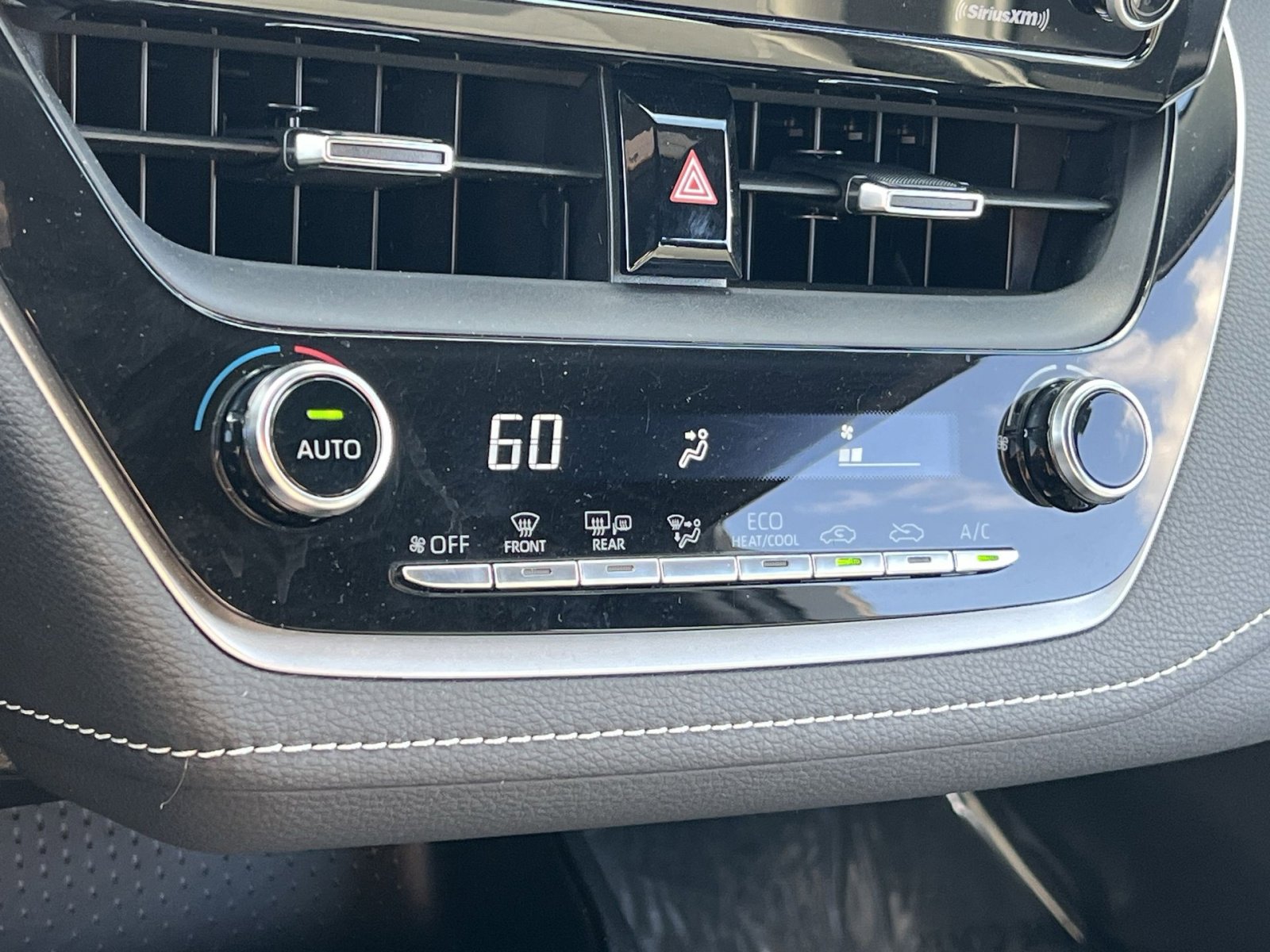 Used 2022 Toyota Corolla SE image 20