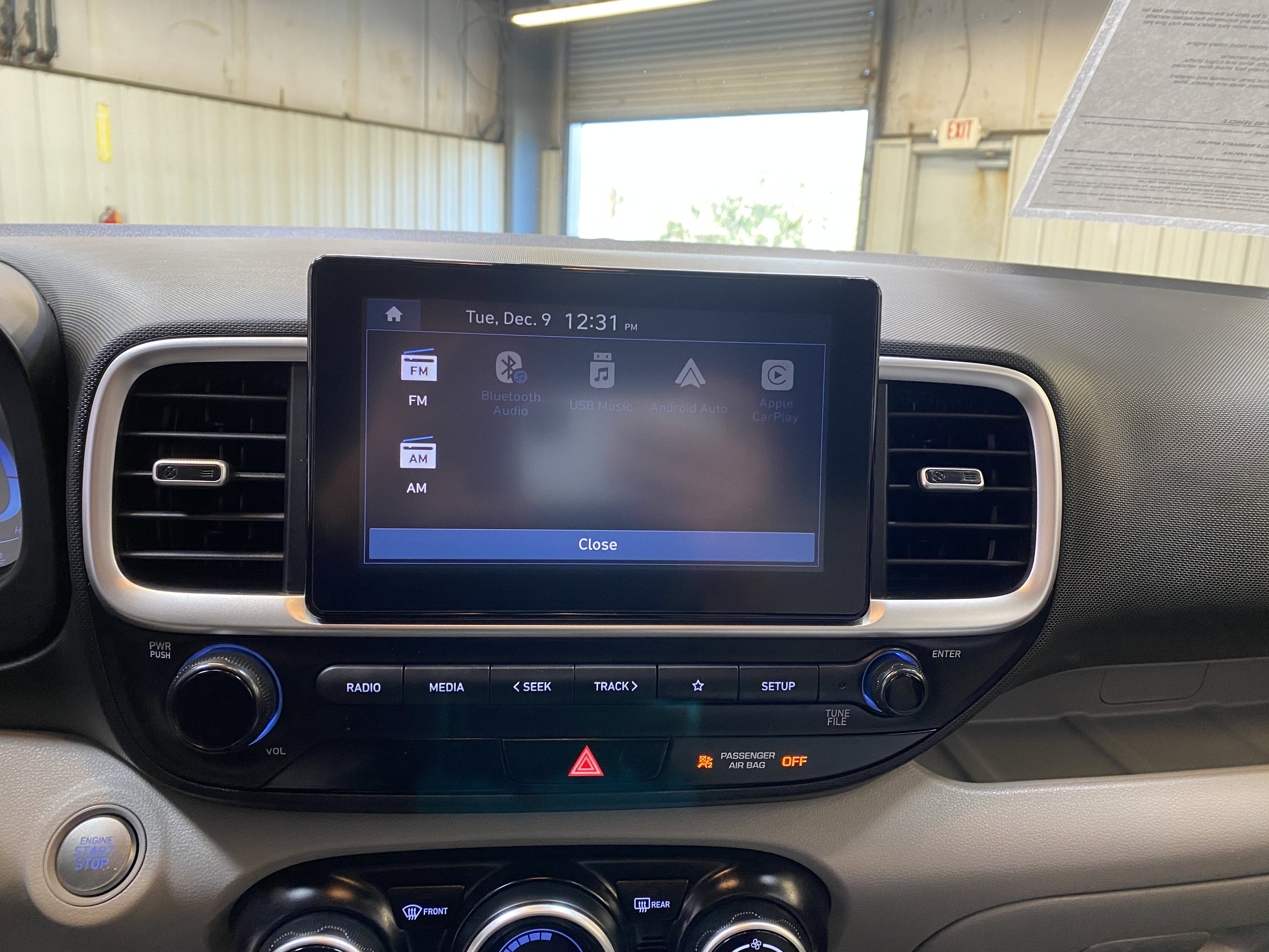 Used 2024 Hyundai Venue SEL image 38