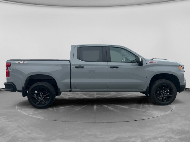Used 2024 Chevrolet Silverado 1500 LT Trail Boss w/ Convenience Package II AWD/4WD image 2