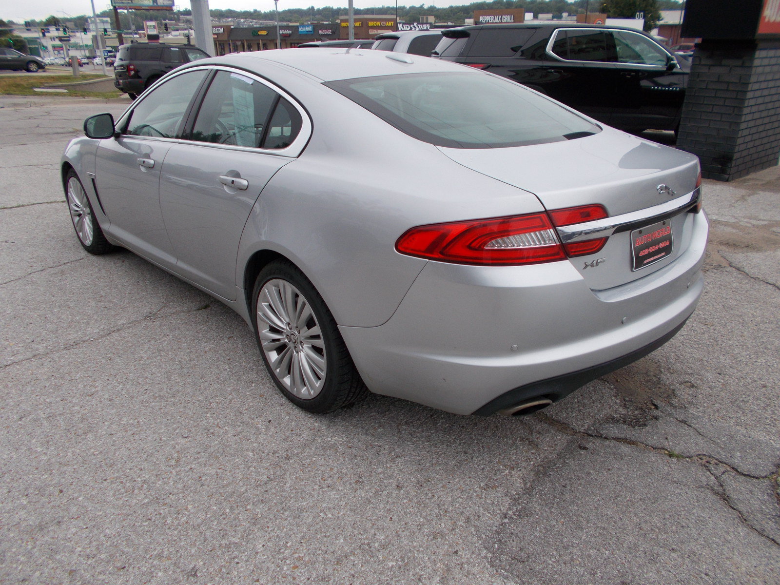 Used 2012 Jaguar XF Portfolio RWD image 7
