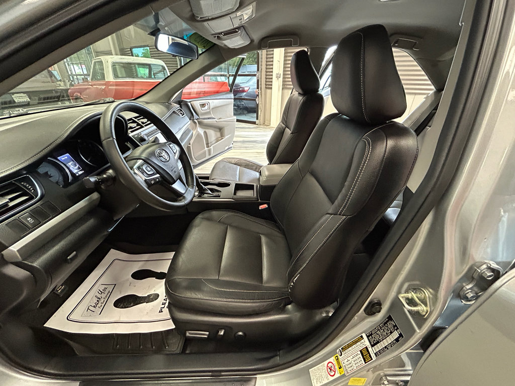Used 2015 Toyota Camry SE FWD image 51