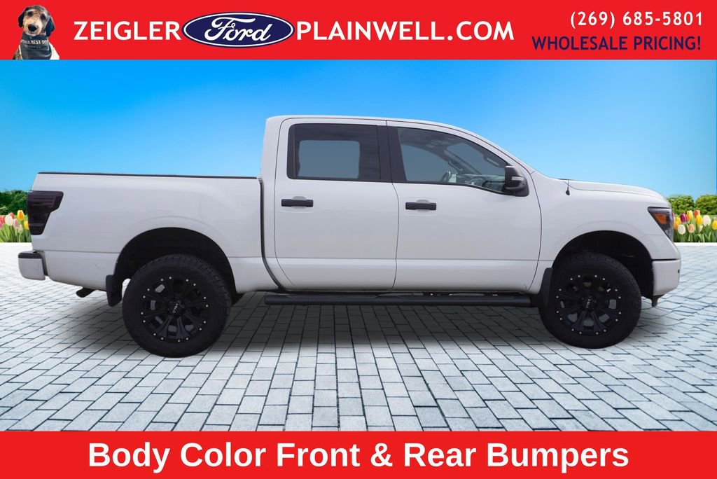 Used 2018 Nissan Titan SL w/ Midnight Edition image 6